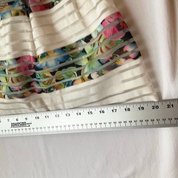 San Joy Women Semi Sheer Sexy Floral Mini Skirt Size M, White & Multi Colored - Picture 3 of 7